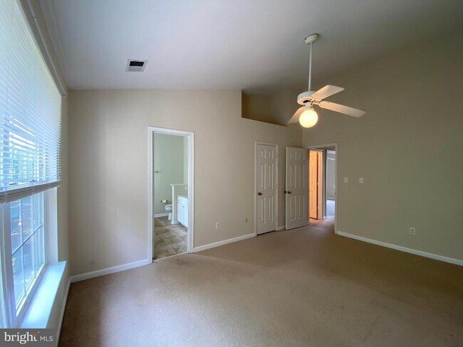 Building Photo - 6555 Kelsey Point Cir