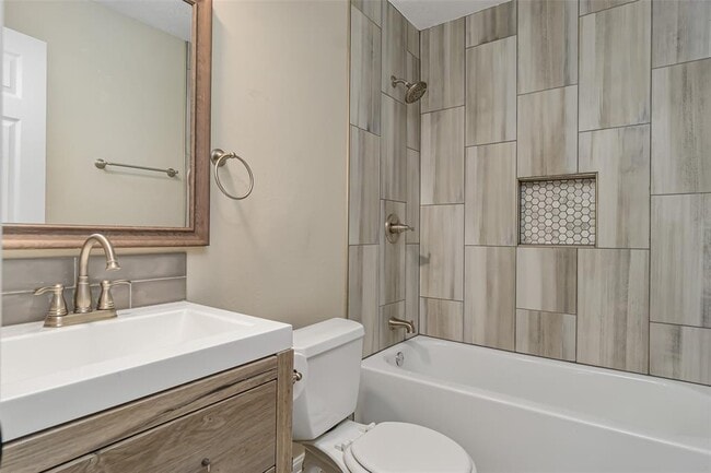 Building Photo - 16110 Reseda Cir