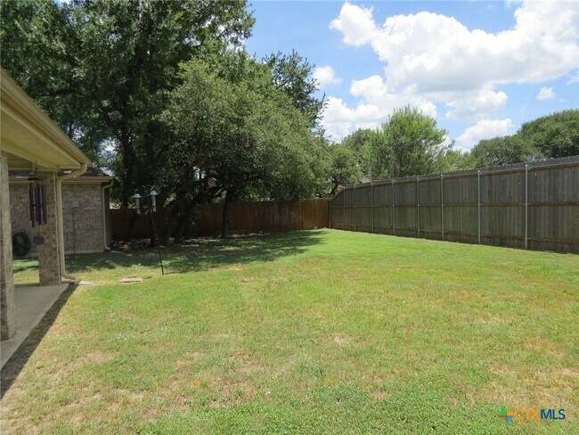 Building Photo - 5601 Hunters Ridge Trail