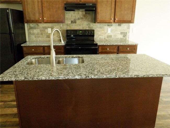 Building Photo - 1522 Iris Walk