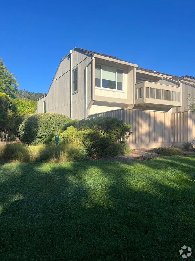 Building Photo - Charming Fully Remodeled 3 Bedroom, 2 Bath...