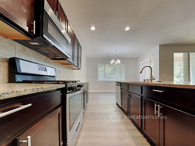 Building Photo - 1821 Cyrene Dr NW