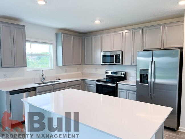Building Photo - 5030 Four Strand Ct
