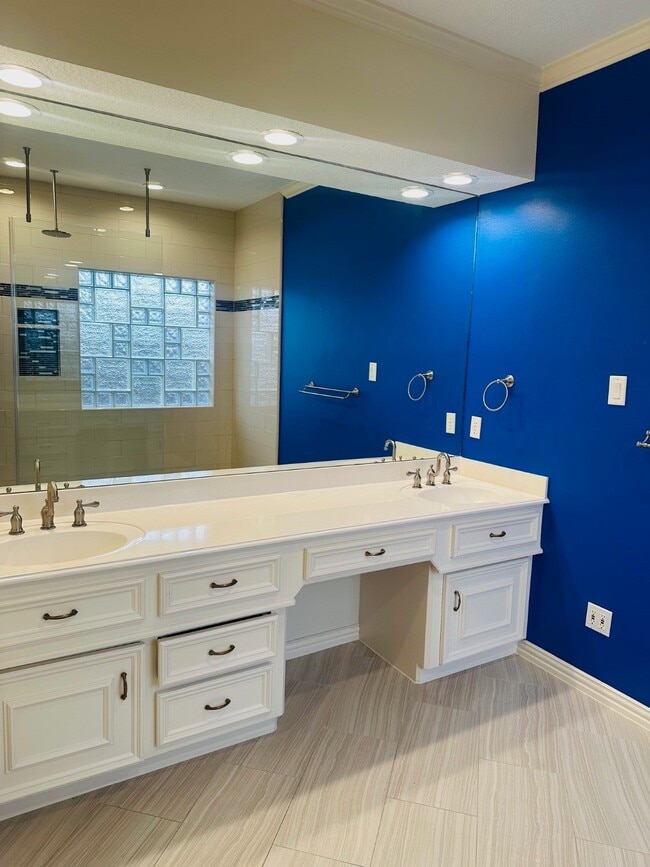 Building Photo - 1511 Beaconshire