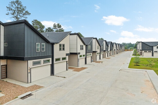 Building Photo - Cypress Manor Luxury Living