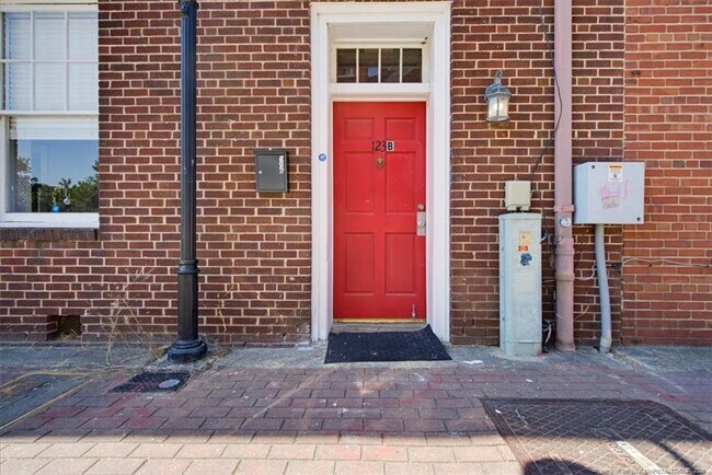 Building Photo - 123 Anderson St