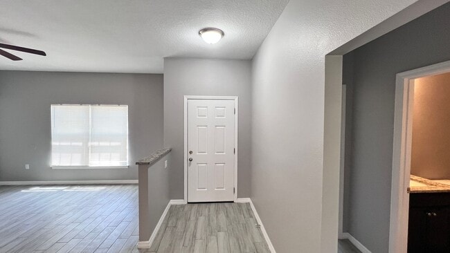 Building Photo - Beautiful 3 Bedroom, 2 Bathroom Home in Pa...