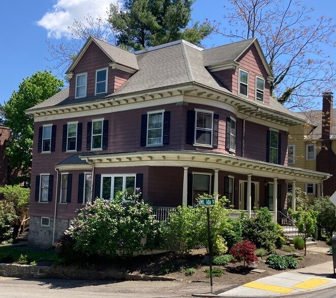 Primary Photo - 23 Newtonville Ave
