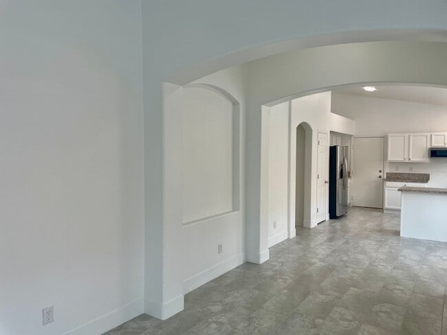 Building Photo - Fully Remodeled 3 bedroom Stallion Mountai...