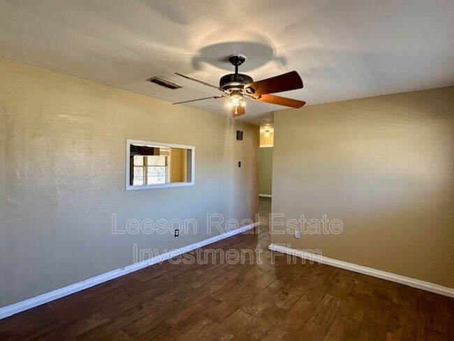 Building Photo - 2010 Colleen Drive