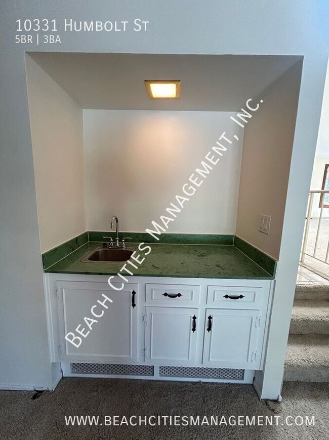 Building Photo - 10331 Humbolt St