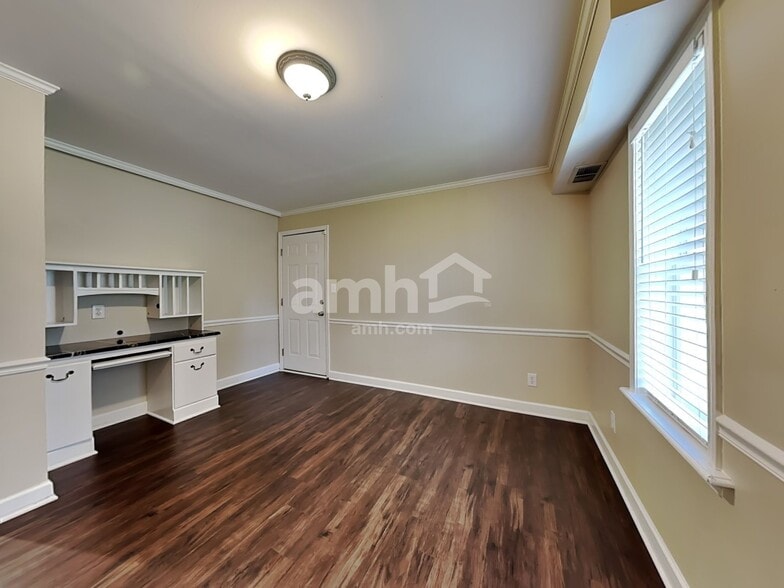 Building Photo - 6731 Fairwood Ct