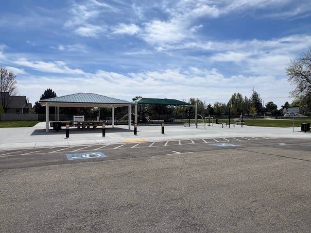 Building Photo - 2 Bed 2 Bath in Boise!