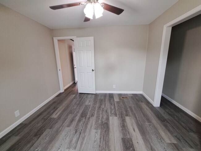 Building Photo - Nicely Renovated 3BR/2BA Mobile Home in Ba...