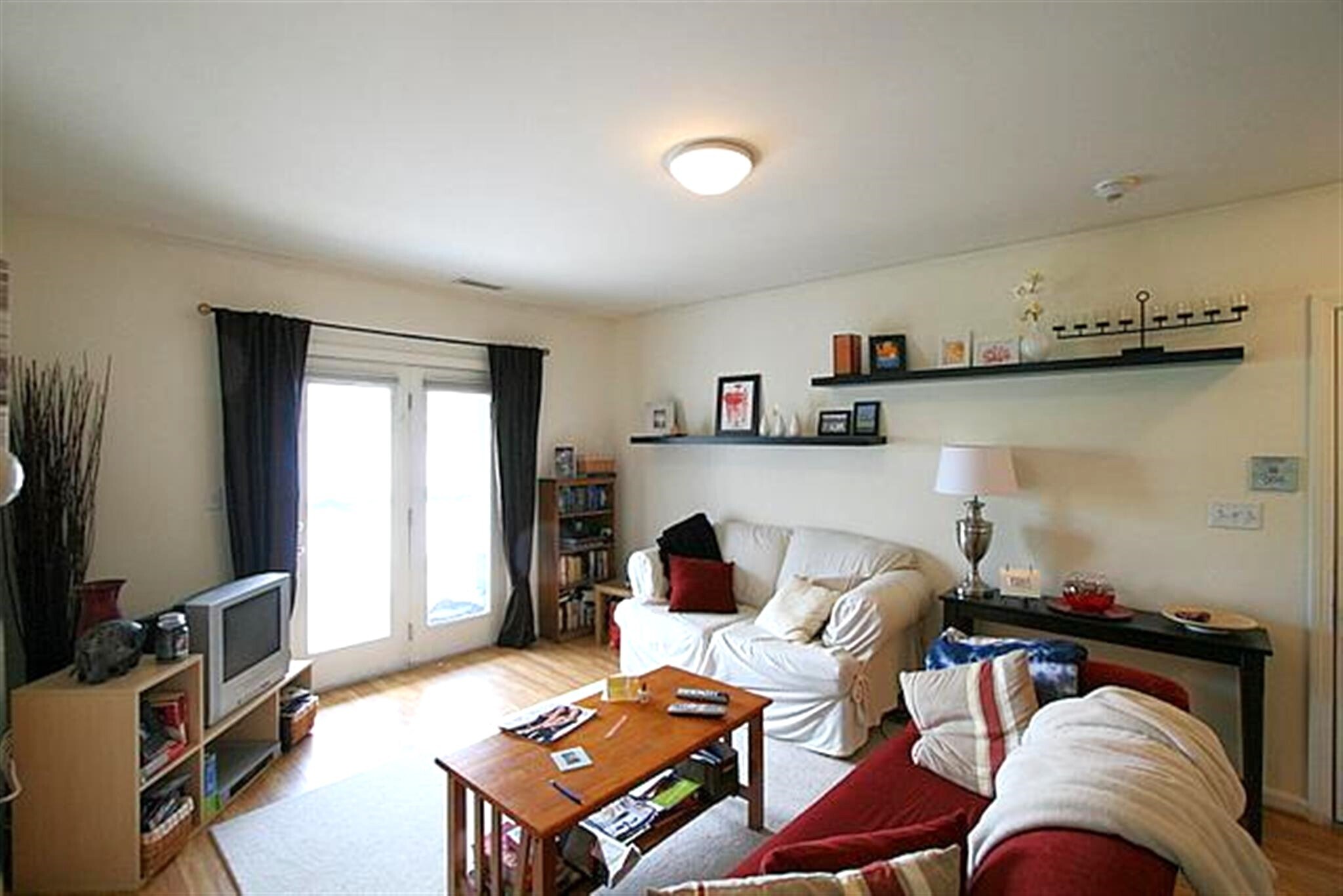 Building Photo - 11 Kent Ct