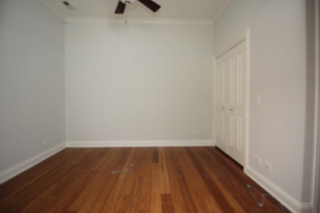 Building Photo - 1609 W Warren Blvd