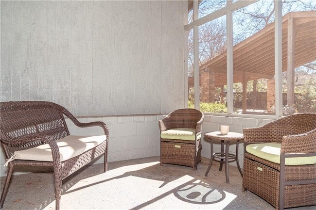 Building Photo - 153 Lindbergh Drive NE