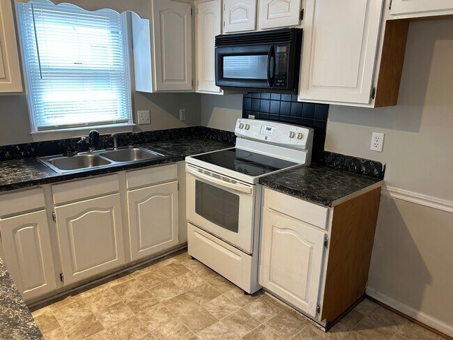 Building Photo - 716 Bluffridge Trail