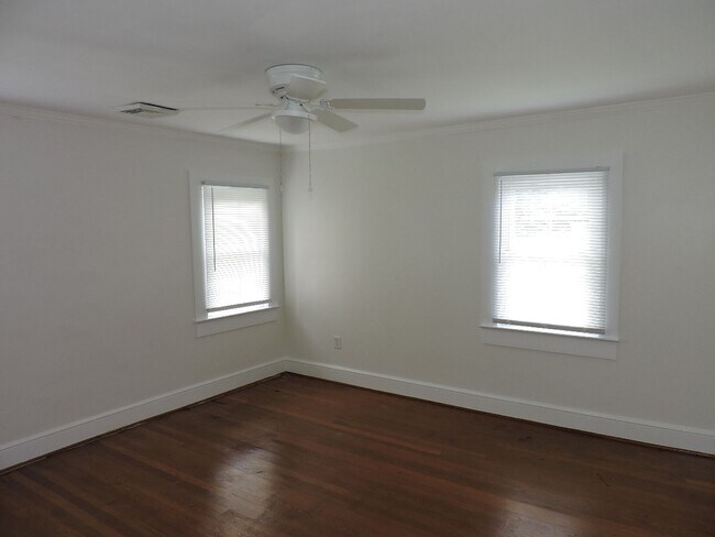 Building Photo - 1569 Greate Rd