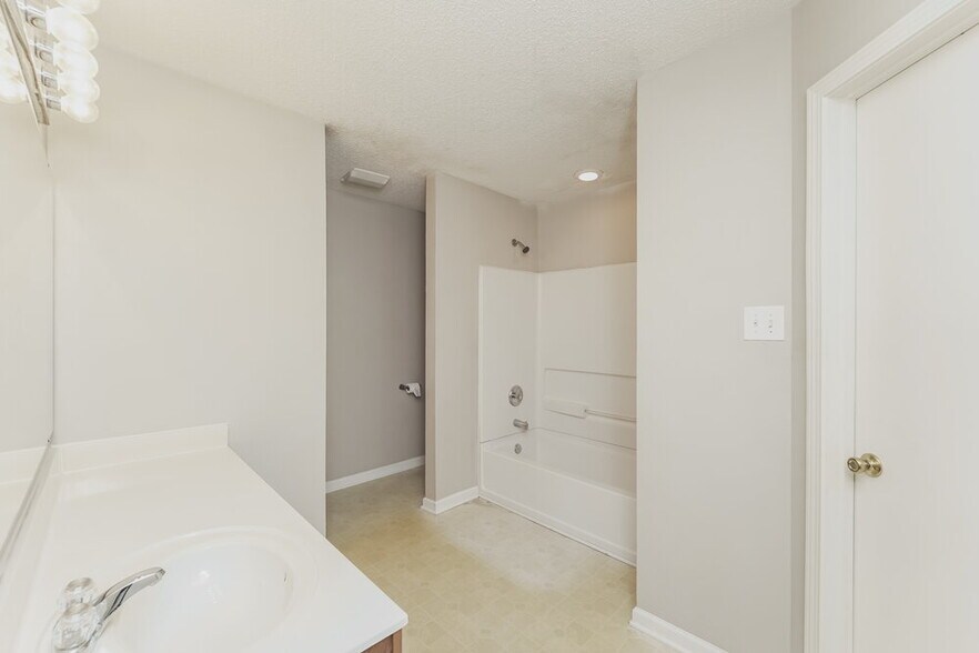 Building Photo - 4490 St Catherines Ct