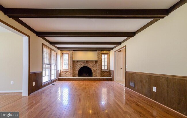 Building Photo - 3909 Bentwood Ct