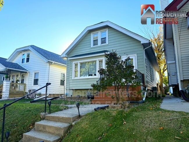 Primary Photo - 2009 S 68th St