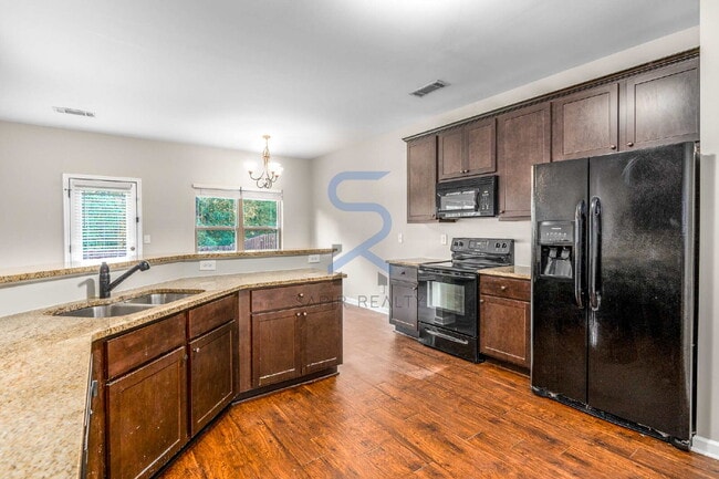 Building Photo - 317 Clover Brook Dr