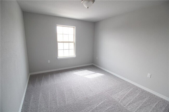 Building Photo - 1320 Ambler Dr