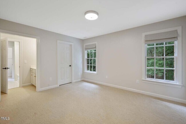 Building Photo - 1202 Summerville Ln