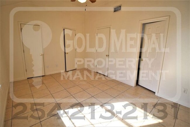 Building Photo - 4008 Pilgram Dr