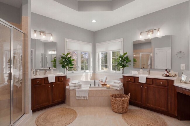 Building Photo - Stunning 4 level detached home close to the Mosaic District in Fairfax!