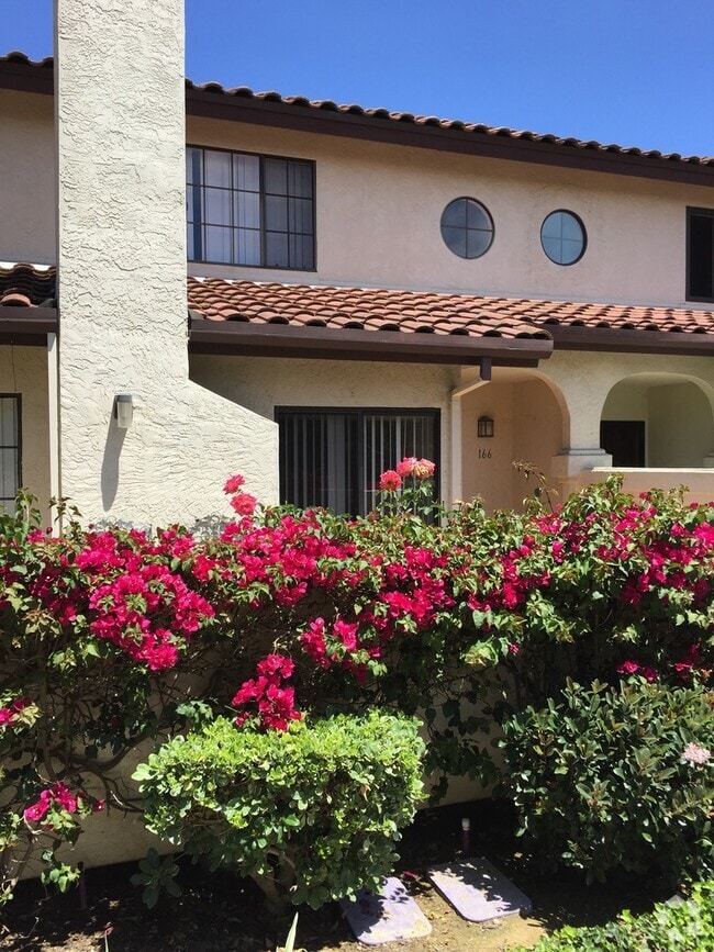 Building Photo - 3/2 Townhouse in Las Palmas UTC/La Jolla