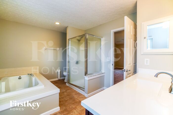 Building Photo - 841 Elgin Cir