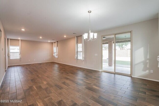 Building Photo - 9848 N Howling Wolf Rd