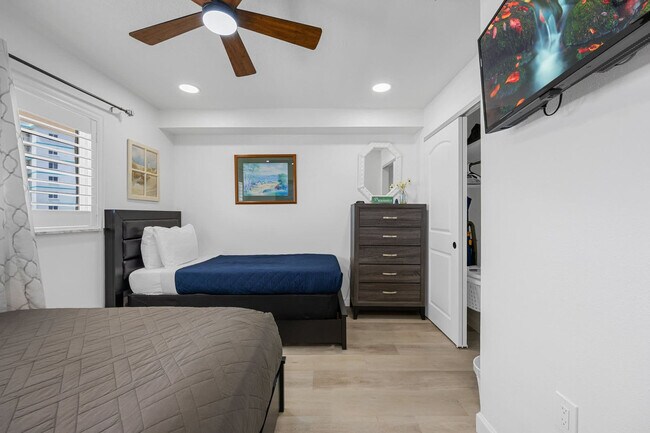 Building Photo - 274 Barlow Ave