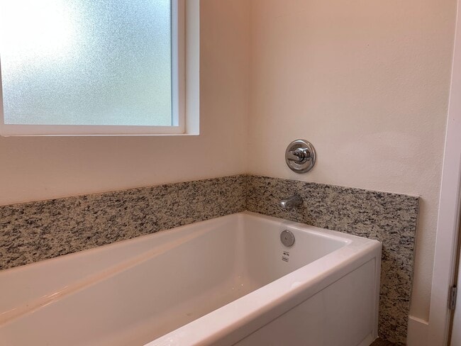 Building Photo - Mountain escape in Paradise!!