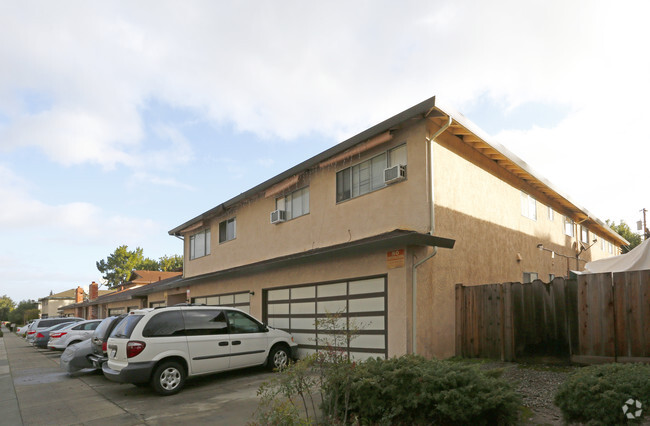 Primary Photo - 1134 Oakmont Drive Apartments