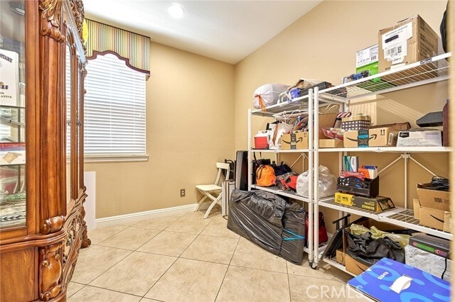 Building Photo - 524 S Petunia St