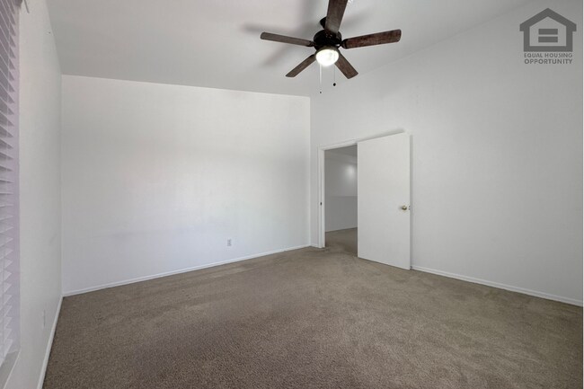 Building Photo - 11595 W Holly St