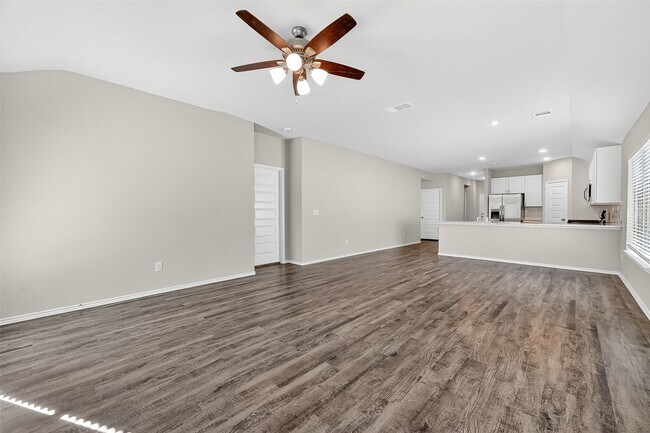 Building Photo - 79 Courageous Side Way