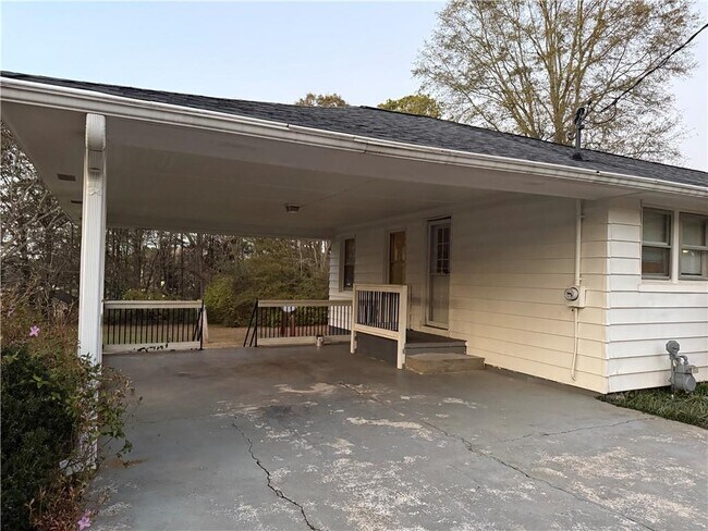 Building Photo - 498 Ridge Ave