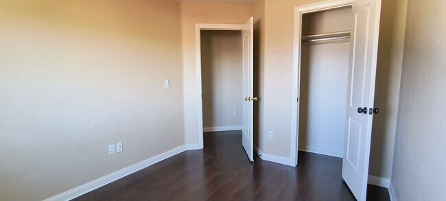 Building Photo - 3 bedroom 2.5 bath in Cedar Park right by IHC hospital.