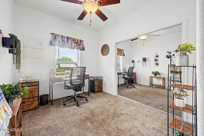 Building Photo - 654 E Ranch Rd