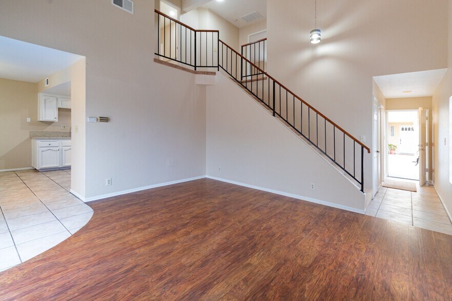 Building Photo - 18412 Patterson Ln