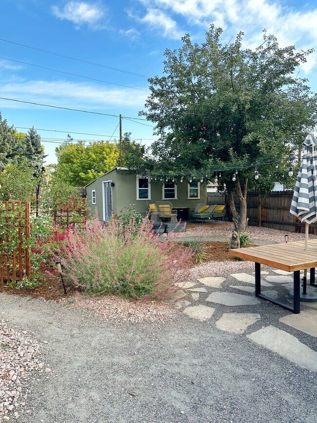 Building Photo - Downtown Loveland Home with Garage and Spa...