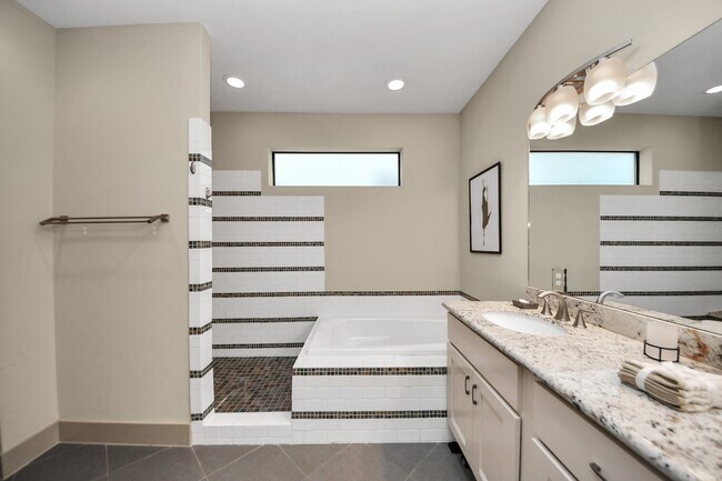 Building Photo - 4510 Inker St