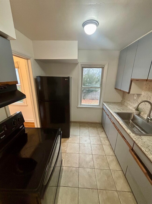 Building Photo - 299 Wilson Ave