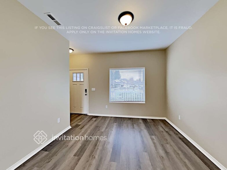 Building Photo - 4935 204th St Ct E