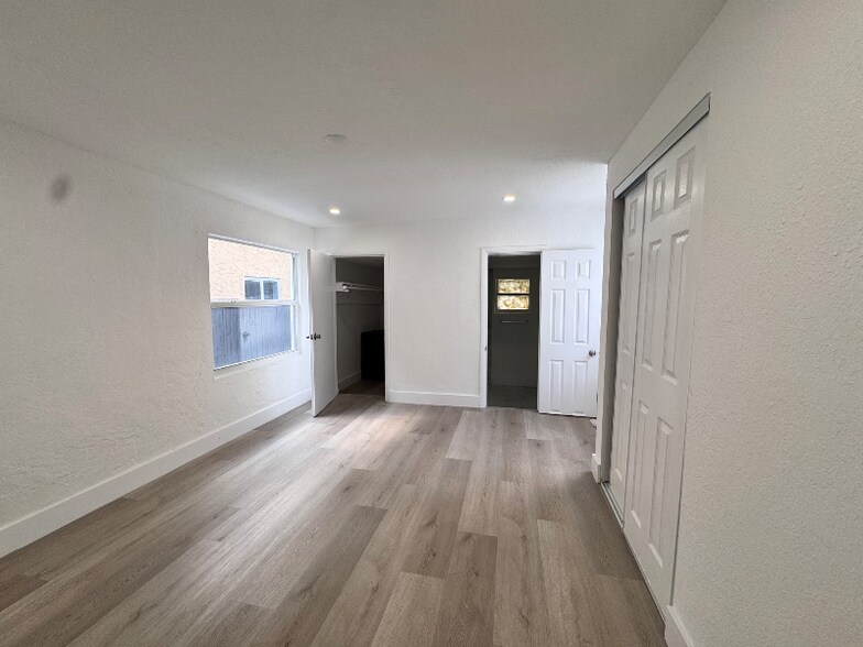 Building Photo - 4783 NW Flagler Terrace