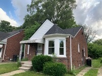 Building Photo - 2 bed 1.5 bath SFH Now Available!